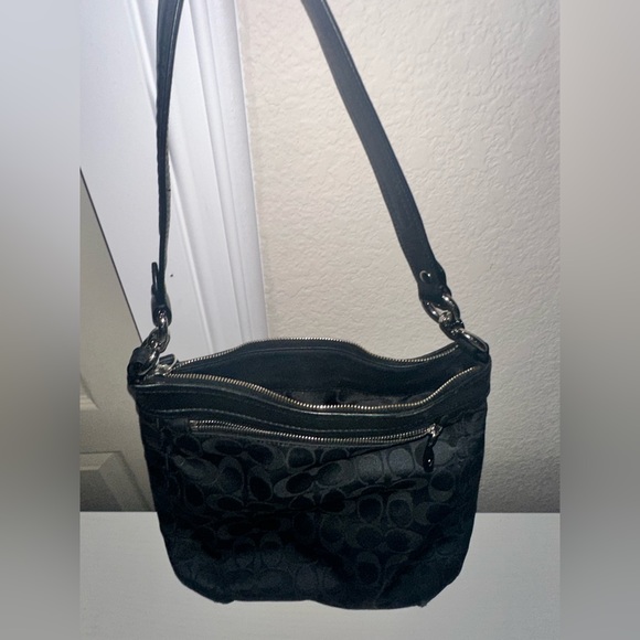 SOLD! Coach hobo style bag. In good condition structurally, leather is too. - Picture 3 of 15